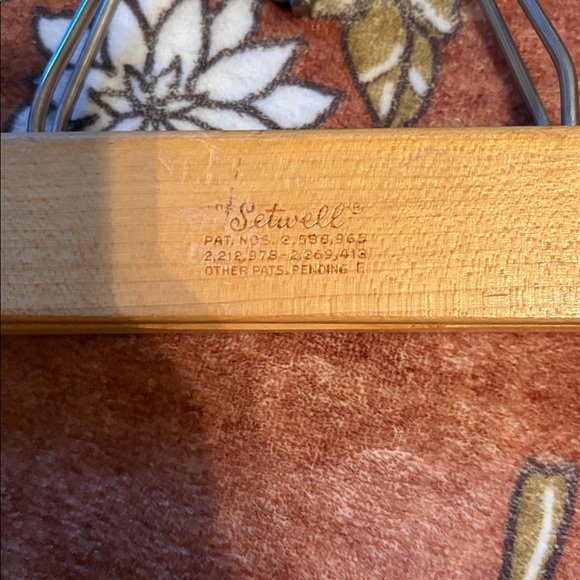 Vintage Setwell 4 Wooden Pant Hangers Set - Picture 3 of 7